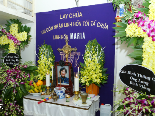 Công giáo đi đám ma bên lương có bàn thờ Phật có bị vạ không?